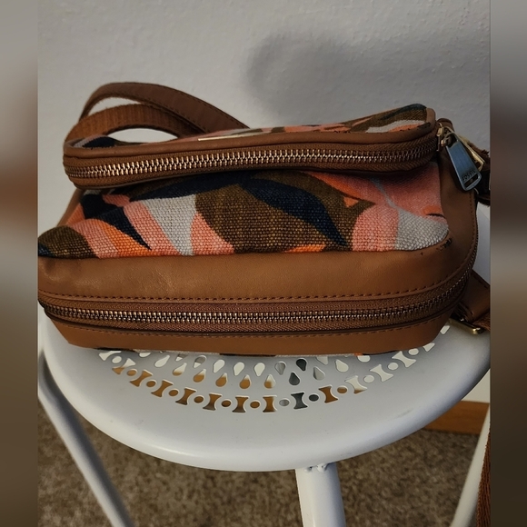 FOSSIL Handbag, Floral, Fabric, and Leather - Picture 5 of 15